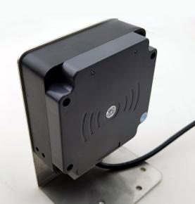 Konservləşdirilmiş zibil maşını Avtomobilə quraşdırılmış UHF RFID oxuyucusu Suya davamlı ildırım və toz keçirməyən sənaye dərəcəli UHF kart oxuyucusu