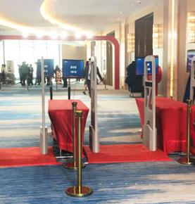 RFID sərgi personalının idarə edilməsi həlli